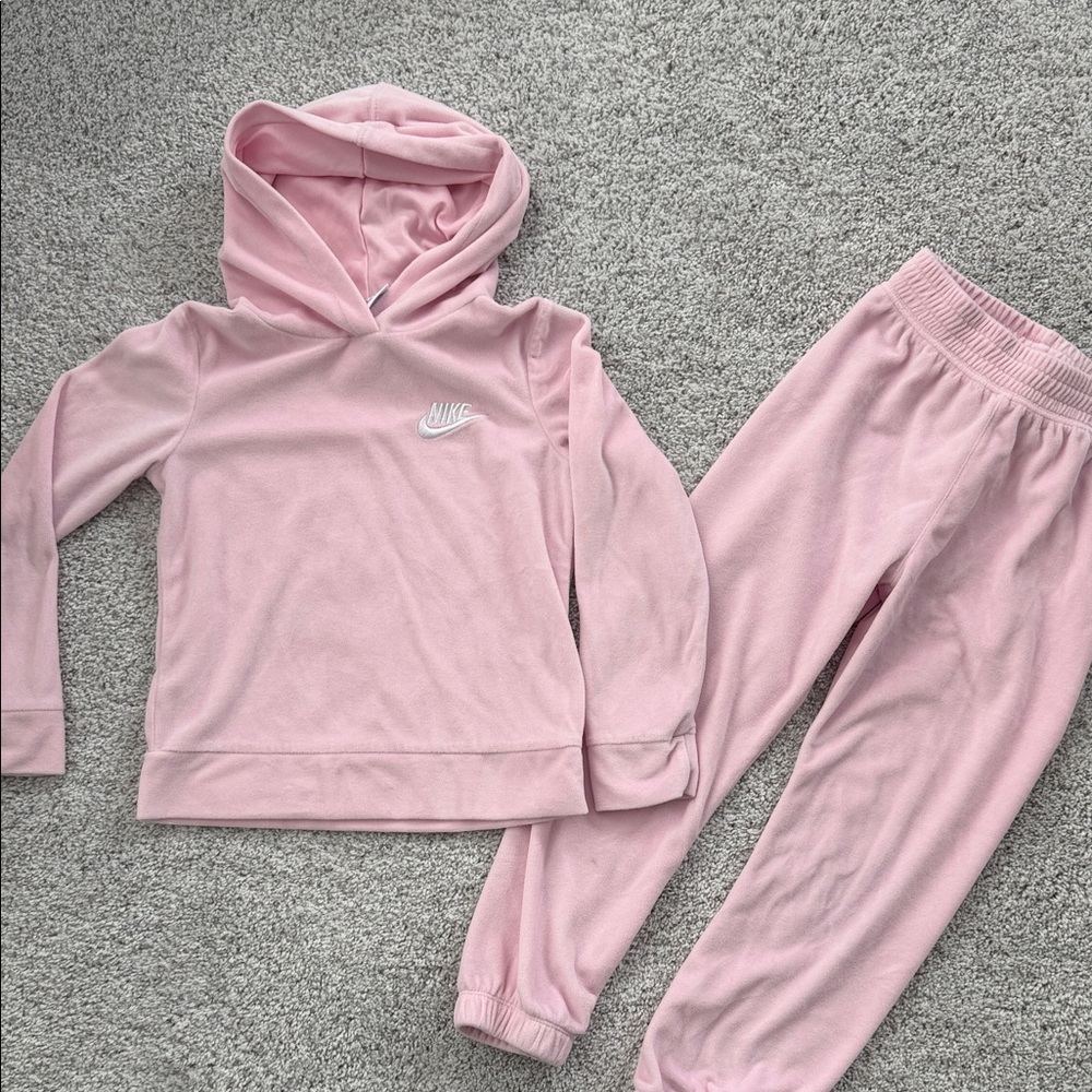 Nike set, size 6